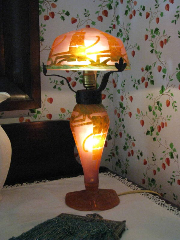 Table lamp