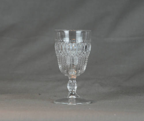 U.S. Glass Co. No. 15028 (AKA: Loop with Dewdrop)