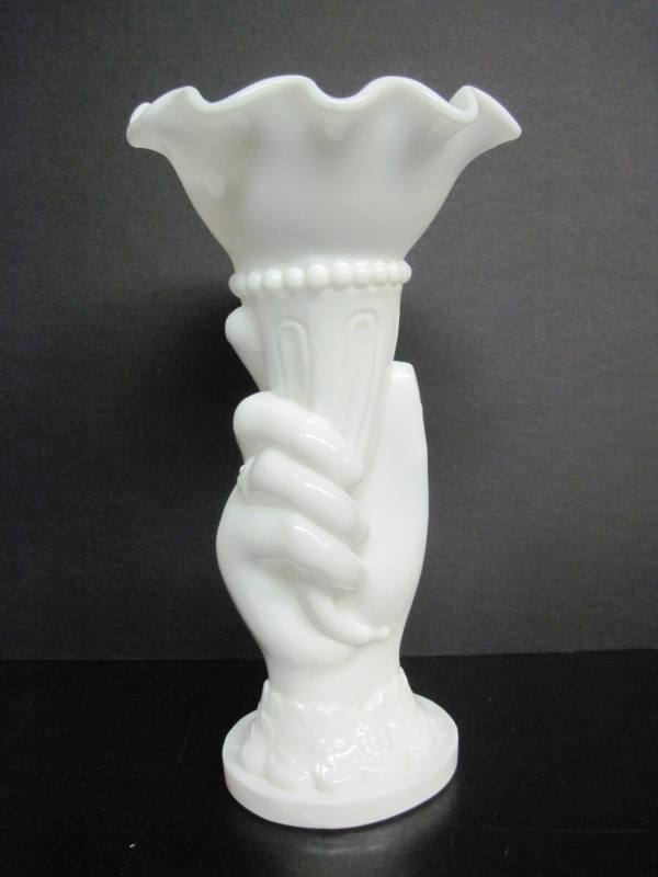 Hand Holding Cornucopia pattern