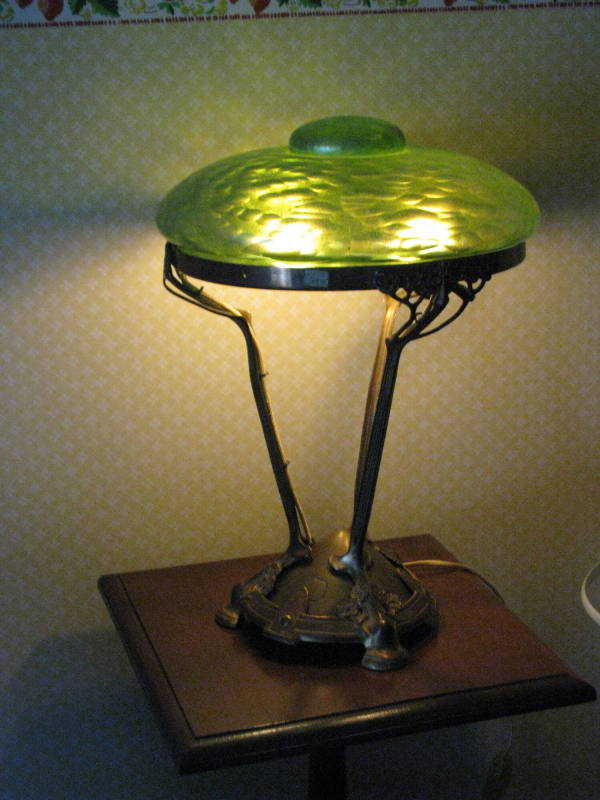 Table lamp