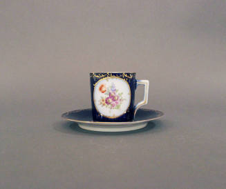 Cup (a) and saucer (b)