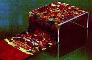 Silk runner