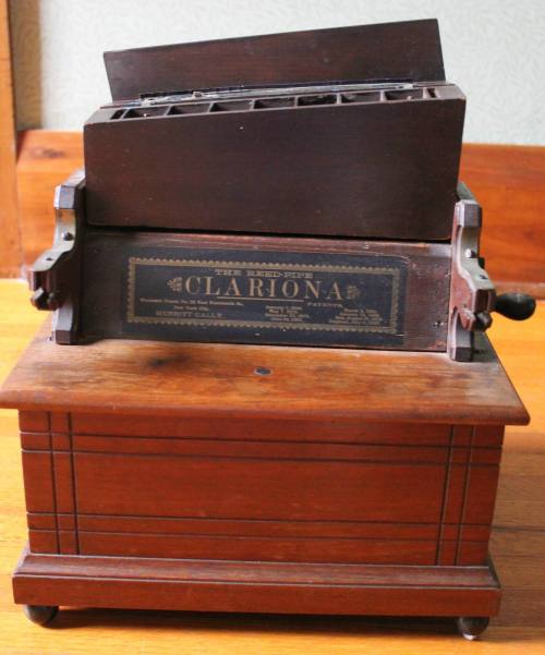 Music Box with Rolls
