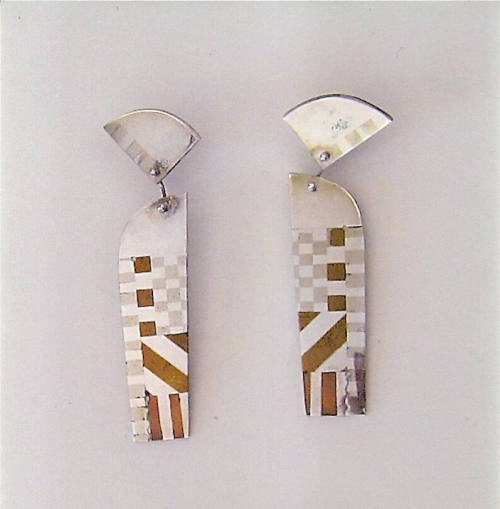 Earring pair