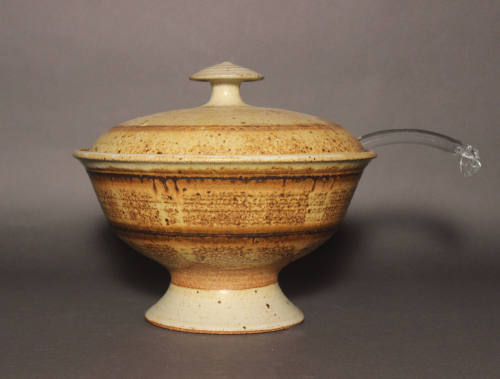 Soup tureen with lid and ladle