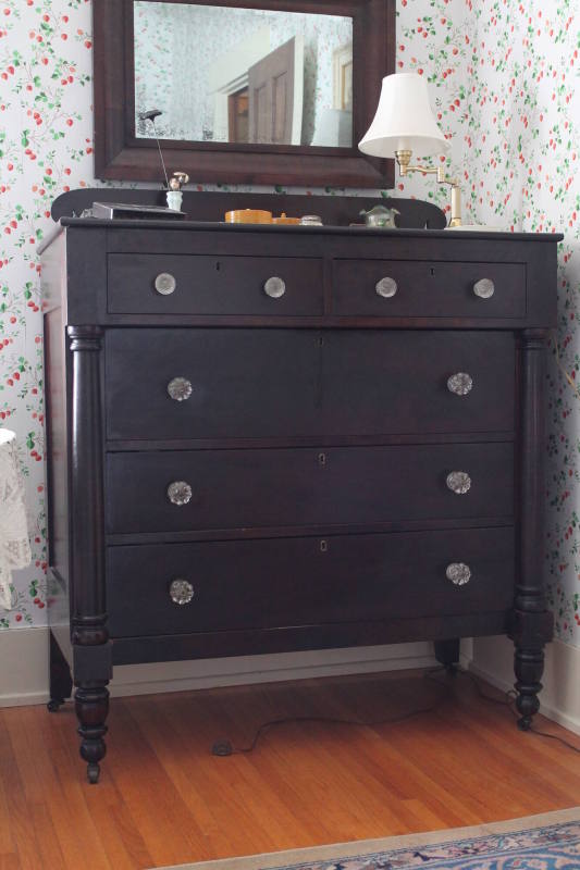 Chest of drawers