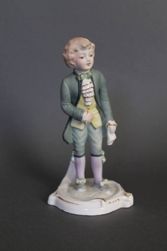 Figurine