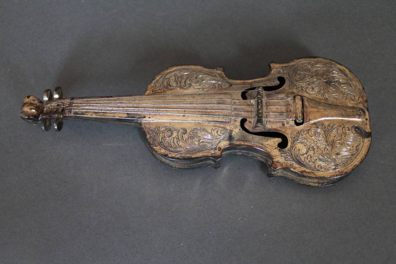 Violin figure