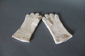 Gloves, child's