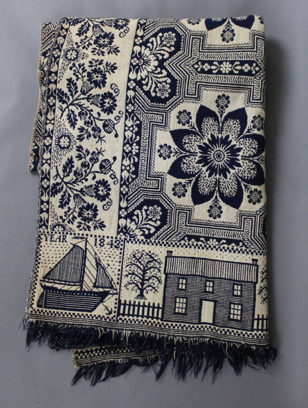 Four roses pattern with Eagle border