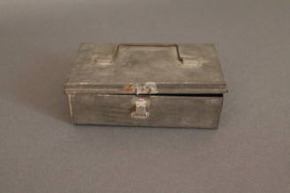 box with handle