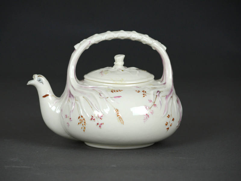 Teapot w/ lid