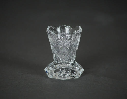 U.S. Glass Co. No. 15046 Victor (AKA: Shoshone, Blazing Pinwheels, Floral Diamond)