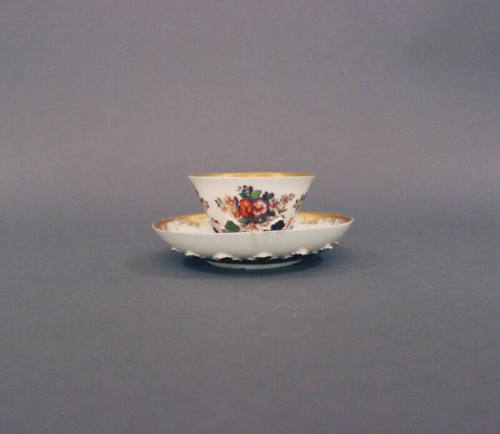 Tea bowl and saucer