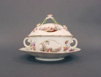 Tureen,  lid and plate stand