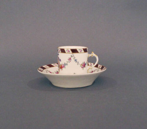 Coffee cup/coffee can and saucer