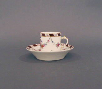 Coffee cup/coffee can and saucer
