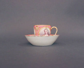 Coffee can and saucer