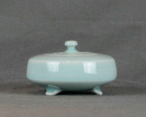 Pot with lid and box