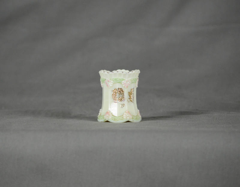 Chrysanthemum Sprig pattern (AKA Pagoda)