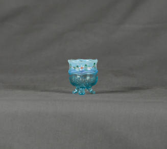 National Glass Co. No. 905 Manila (OMN) (AKA: Wreath and Shell)