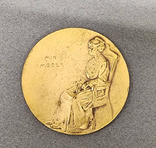 Min Moder (My Mother)