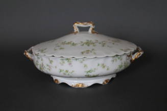 Covered vegetable dish