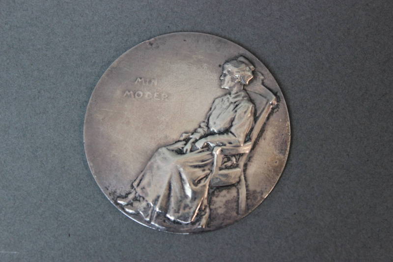 Min Moder (My Mother)