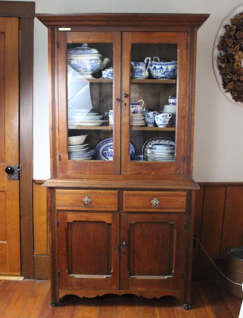 Kitchen Cabinet