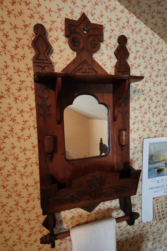 Comb Case with Mirror