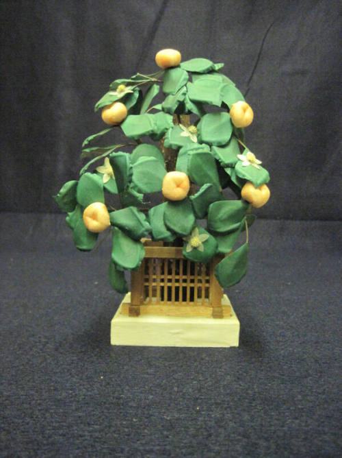 Toy tree, Orange