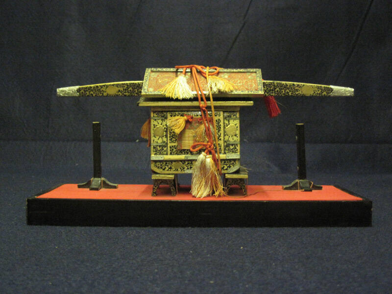 Toy palanquin
