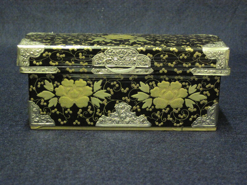 Toy trunk
