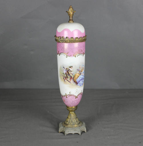 Urn, Covered
