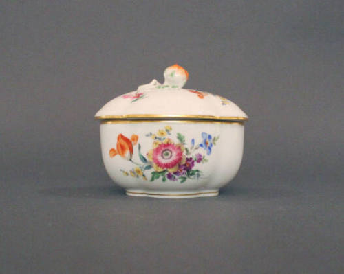 Sugar bowl with lid