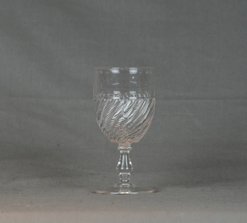 Dalzell, Gilmore & Leighton Glass Co. No. 28D Short Swirl pattern